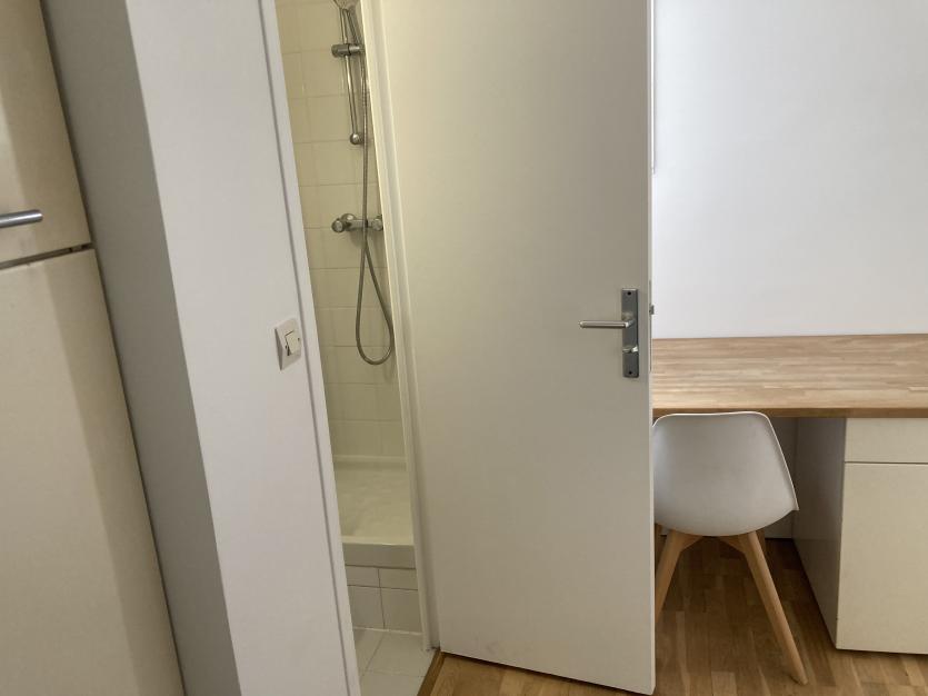 Douche et bureau